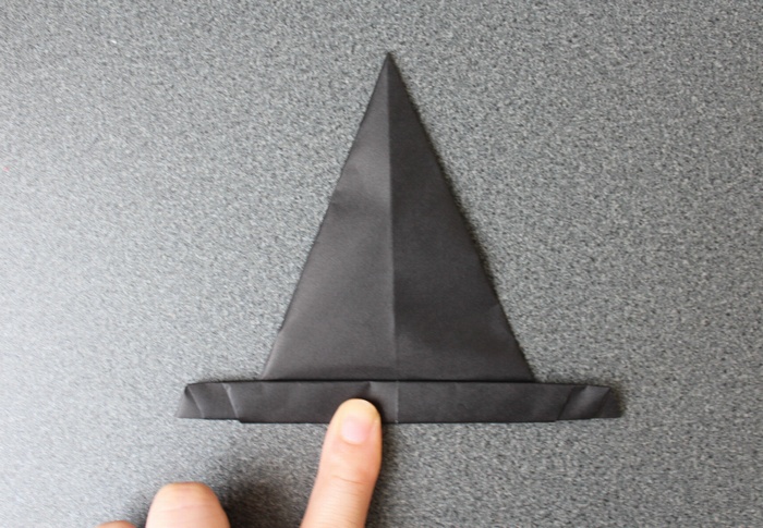 折り紙で帽子の作り方7